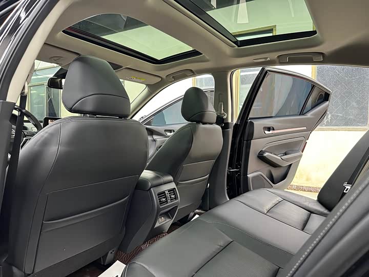 Фото 8 - Nissan Teana