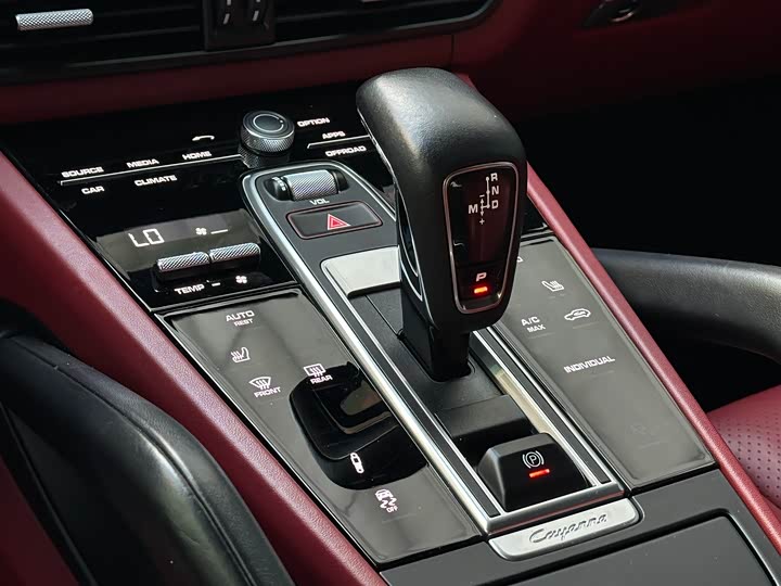 Фото 14 - Porsche Cayenne Hybrid