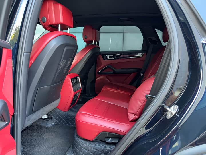 Фото 8 - Porsche Cayenne Hybrid