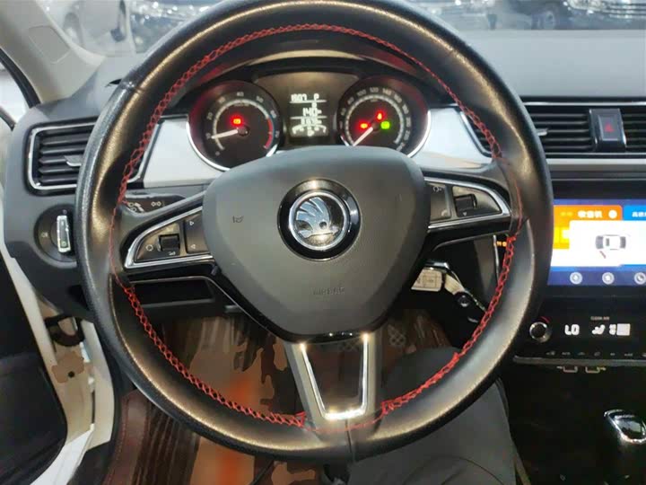 Фото 11 - Skoda Rapid