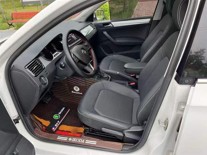 Фото 15 - Skoda Rapid