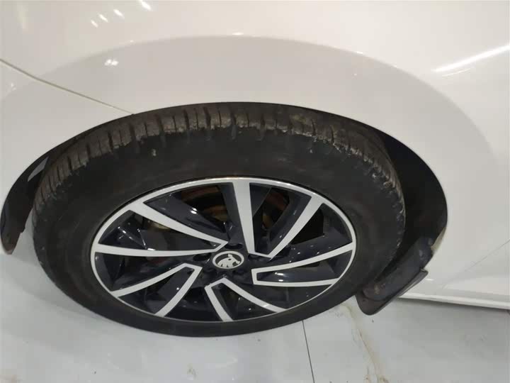 Фото 23 - Skoda Rapid