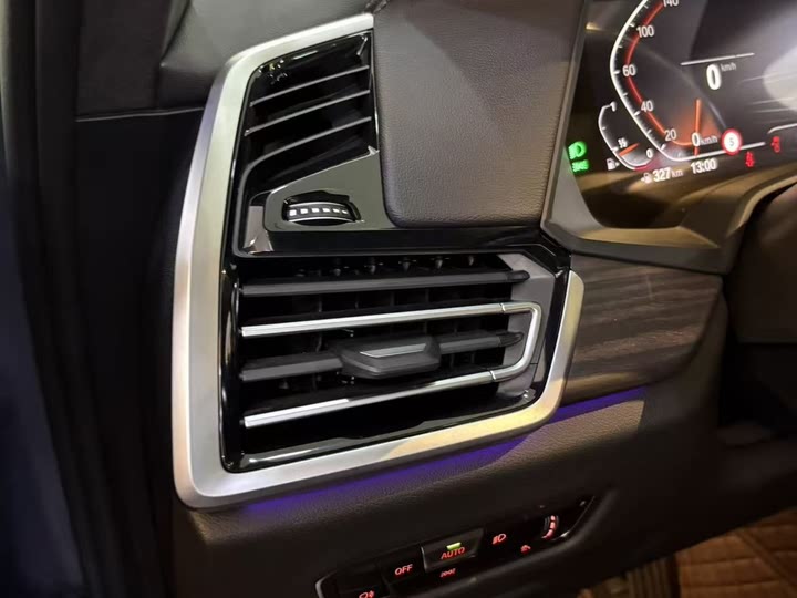 Фото 14 - BMW X5