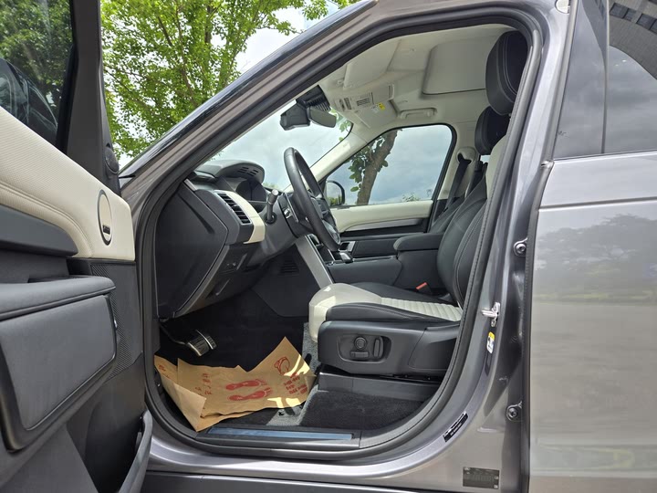 Фото 10 - Land Rover Discovery