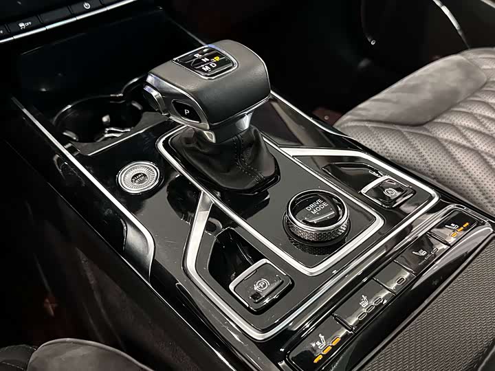 Фото 8 - Hongqi HS5