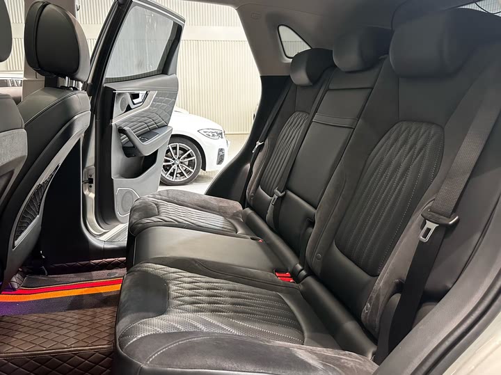 Фото 9 - Hongqi HS5