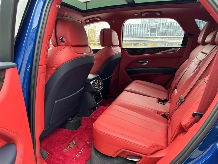 Фото 8 - Bentley Bentayga