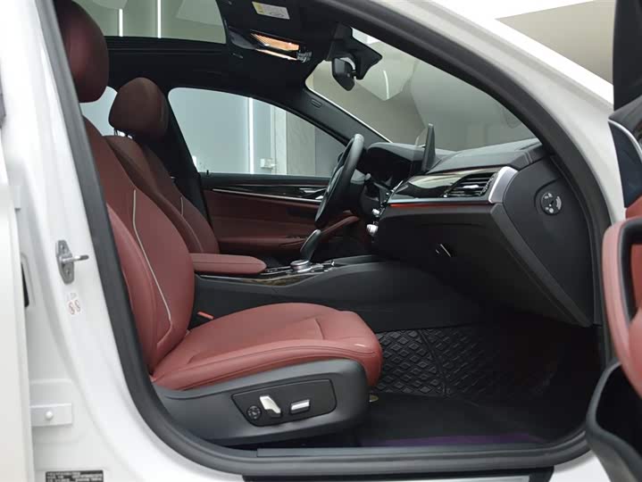 Фото 12 - BMW 5 Series