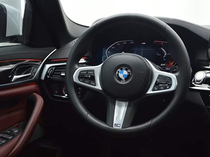 Фото 15 - BMW 5 Series