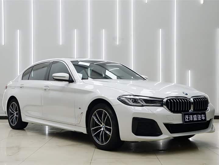 Фото 3 - BMW 5 Series