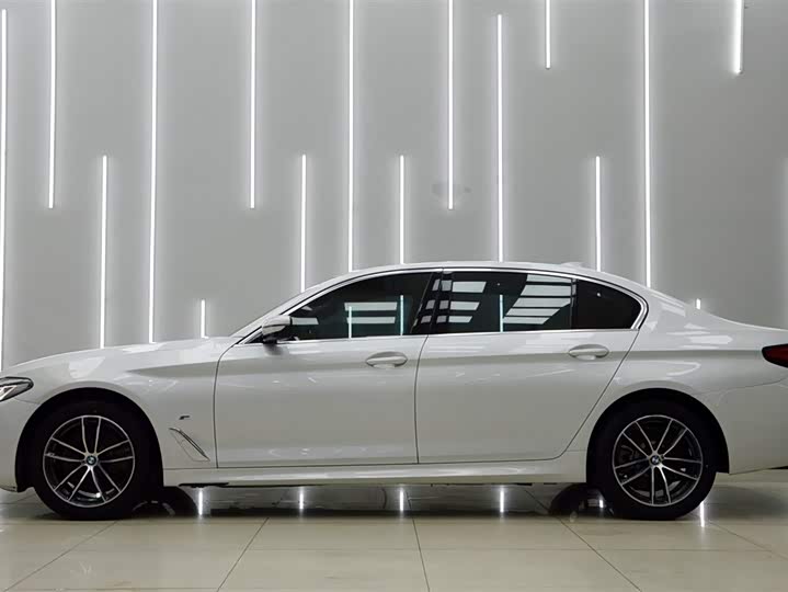 Фото 4 - BMW 5 Series