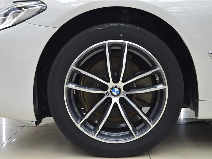 Фото 5 - BMW 5 Series