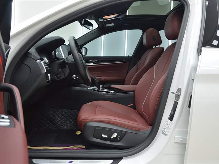 Фото 9 - BMW 5 Series