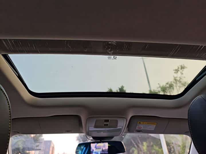 Фото 10 - Roewe i5