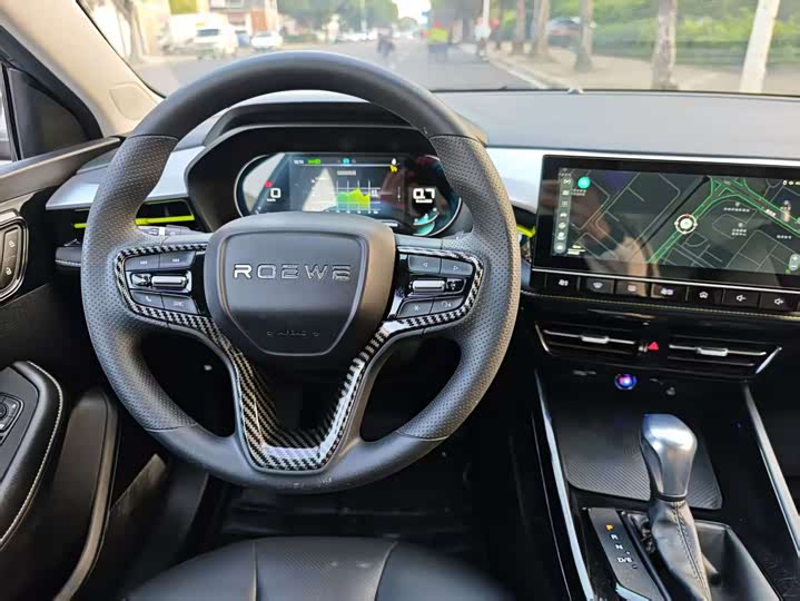 Фото 11 - Roewe i5