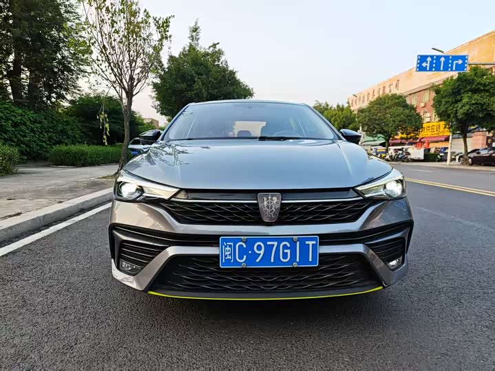 Фото 2 - Roewe i5