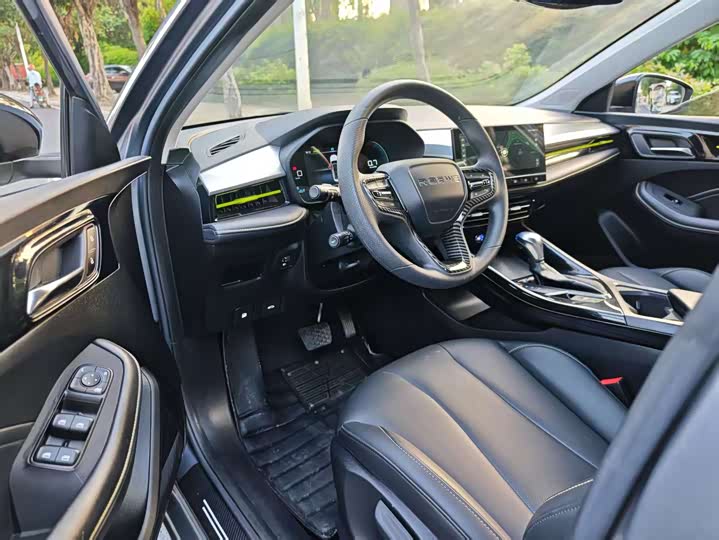 Фото 8 - Roewe i5