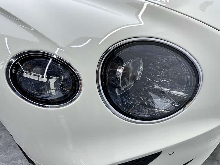 Фото 10 - Bentley Continental GT