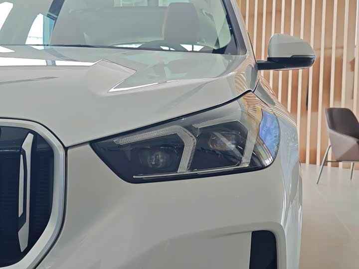 Фото 10 - BMW X1