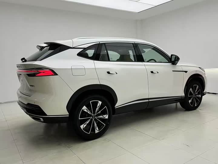 Фото 7 - Roewe RX5 Hybrid