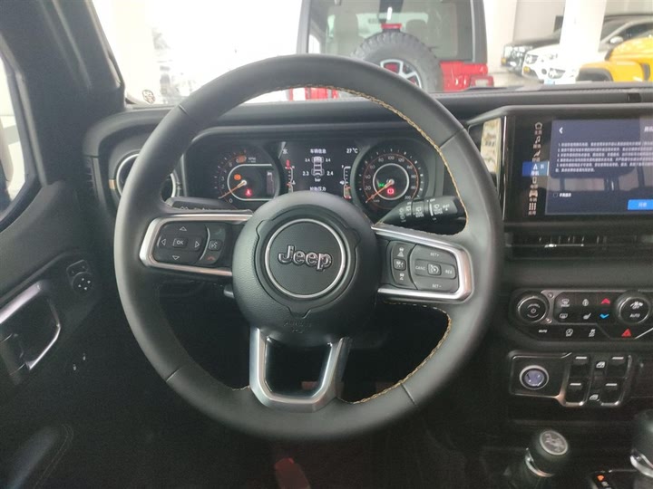 Фото 11 - Jeep Wrangler