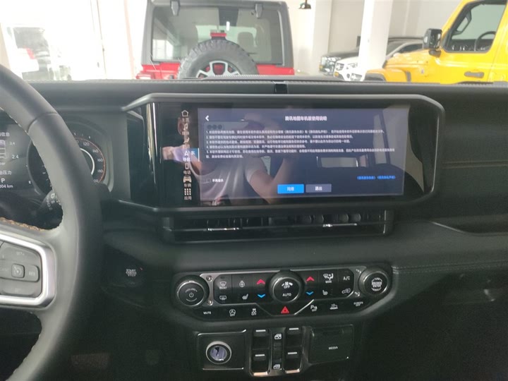 Фото 13 - Jeep Wrangler