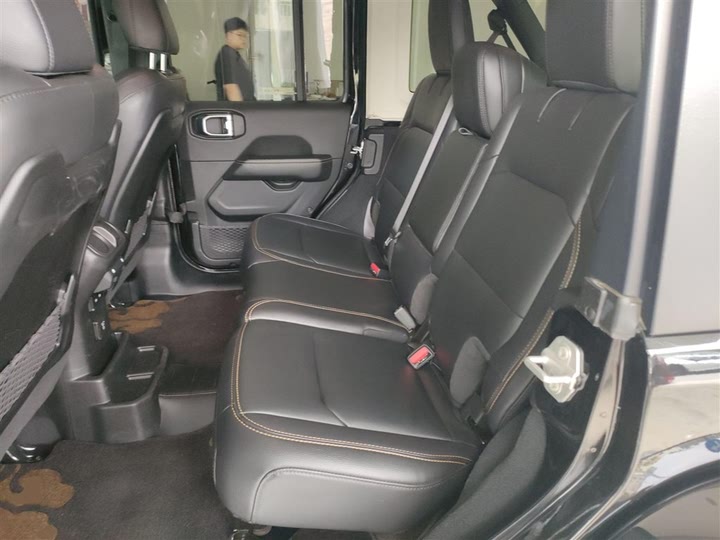 Фото 17 - Jeep Wrangler