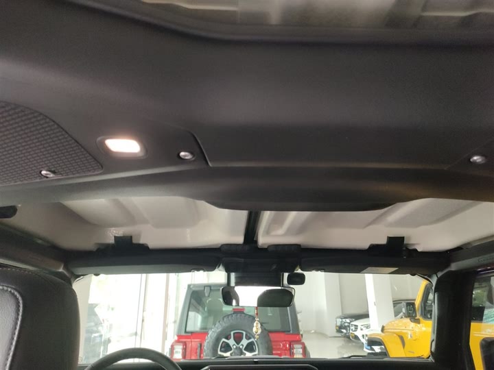 Фото 18 - Jeep Wrangler