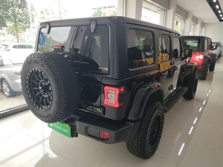 Фото 7 - Jeep Wrangler