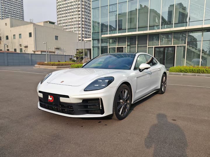 Фото 1 - Porsche Panamera