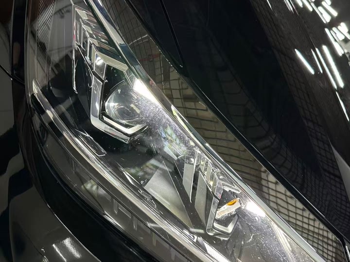 Фото 15 - Volkswagen Passat