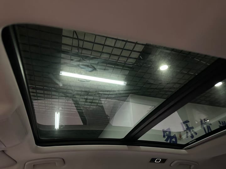 Фото 16 - Volkswagen Passat