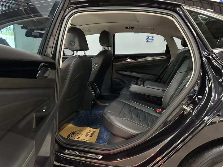 Фото 5 - Volkswagen Passat