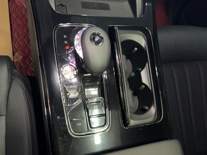 Фото 5 - GAC Trumpchi M8