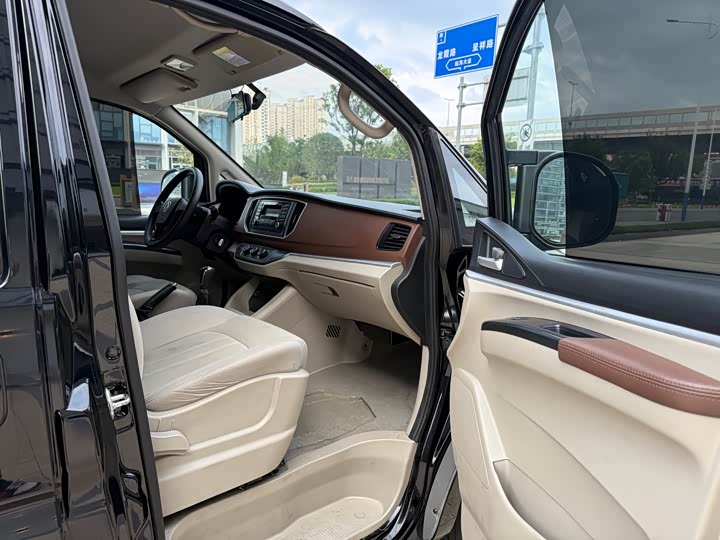 Фото 10 - Dongfeng Forthing Lingzhi M5