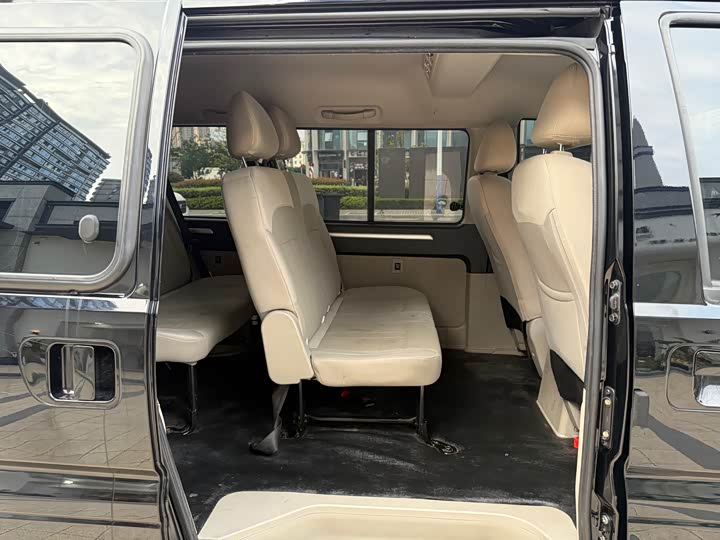 Фото 11 - Dongfeng Forthing Lingzhi M5