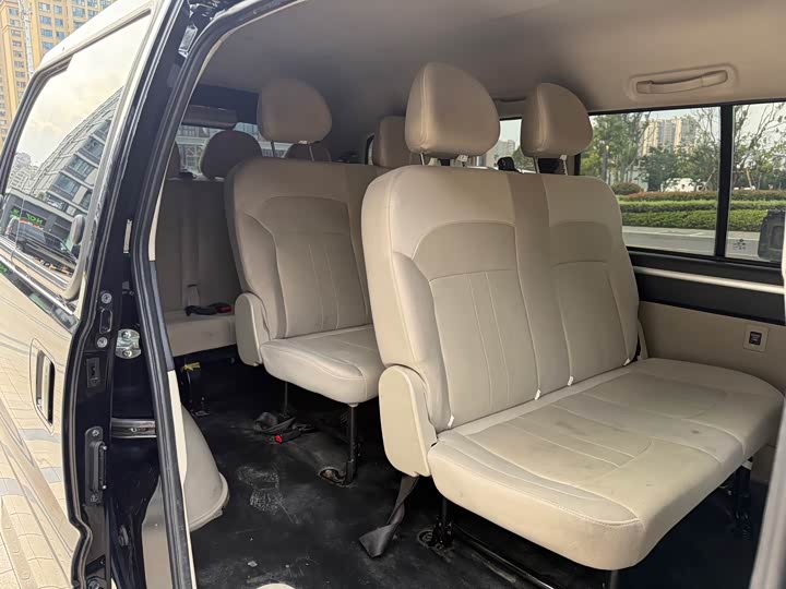 Фото 12 - Dongfeng Forthing Lingzhi M5