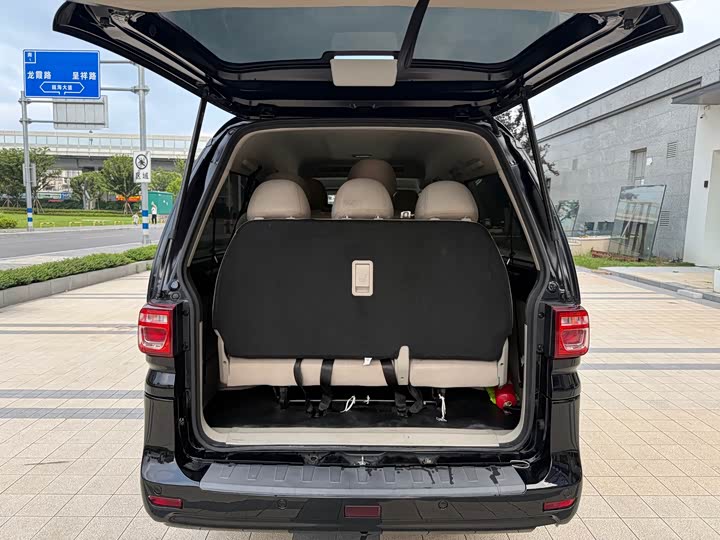 Фото 13 - Dongfeng Forthing Lingzhi M5