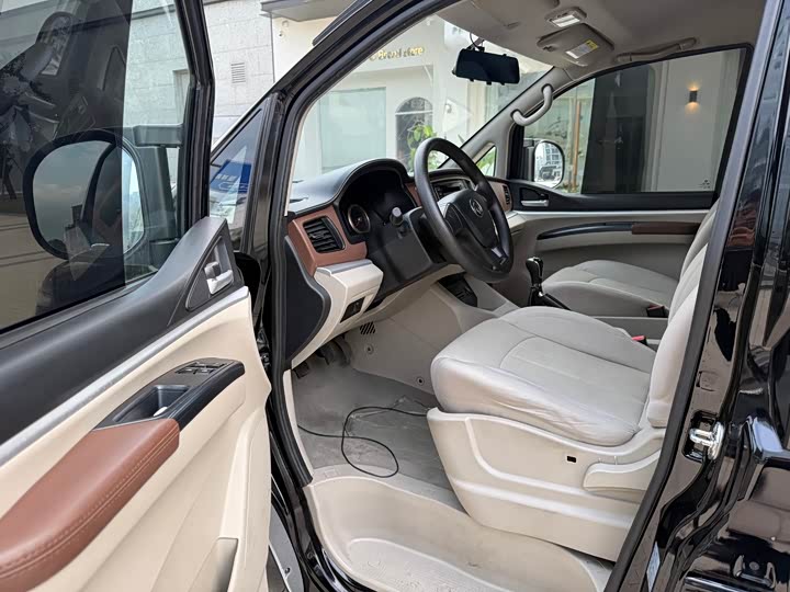 Фото 9 - Dongfeng Forthing Lingzhi M5