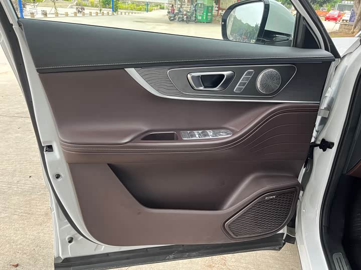 Фото 11 - Chery Tiggo 8 Pro Hybrid