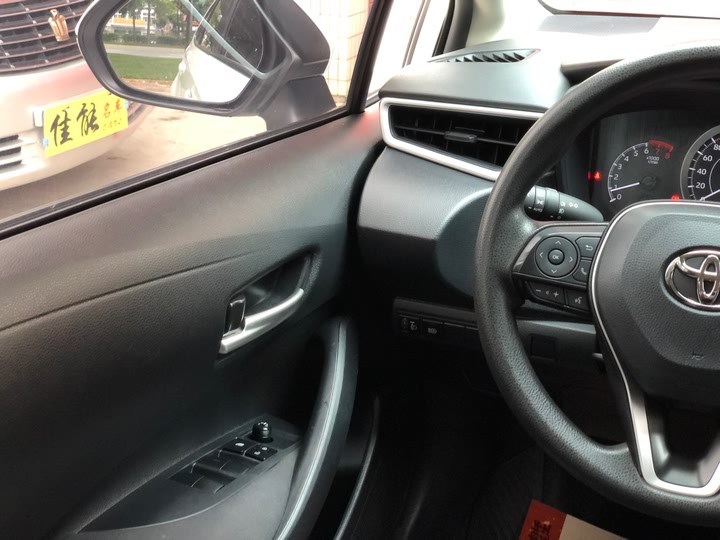 Фото 15 - Toyota Corolla