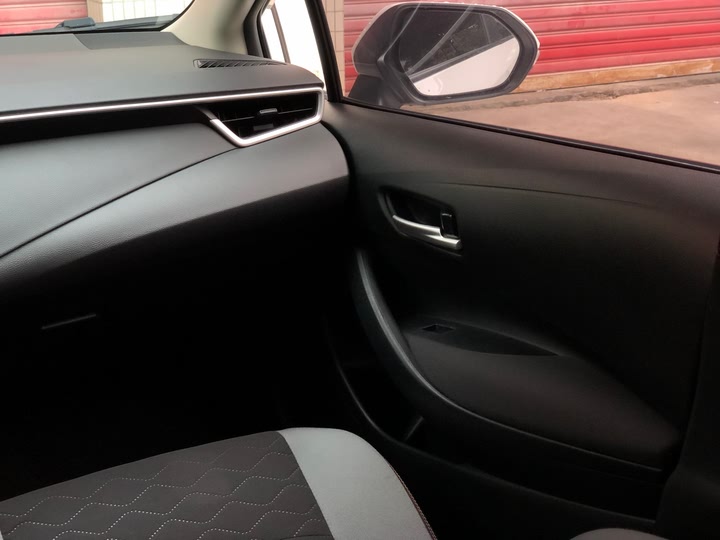 Фото 16 - Toyota Corolla