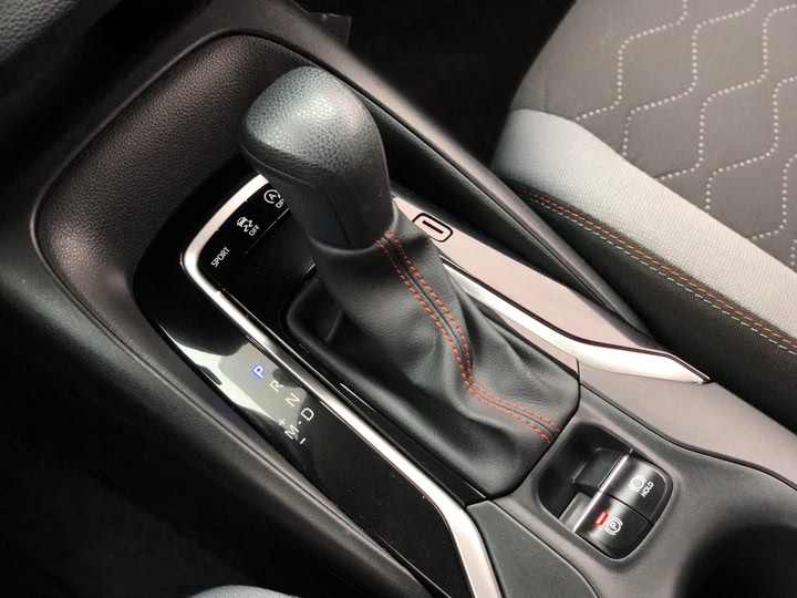 Фото 17 - Toyota Corolla