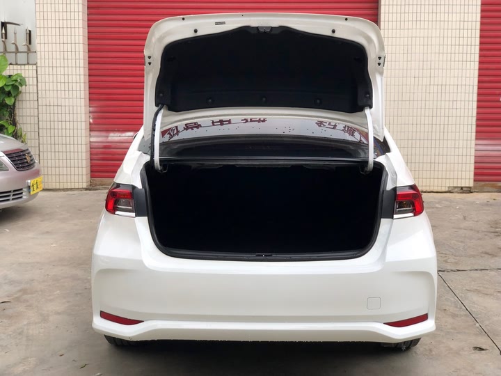 Фото 21 - Toyota Corolla