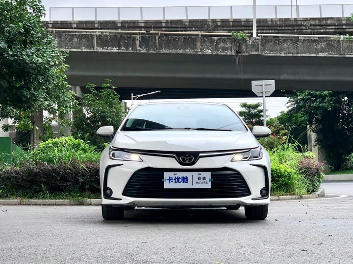 Фото 3 - Toyota Corolla