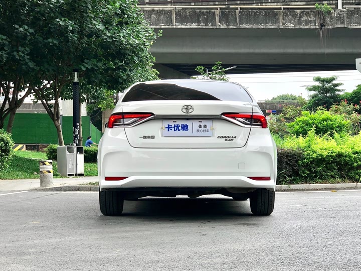 Фото 6 - Toyota Corolla