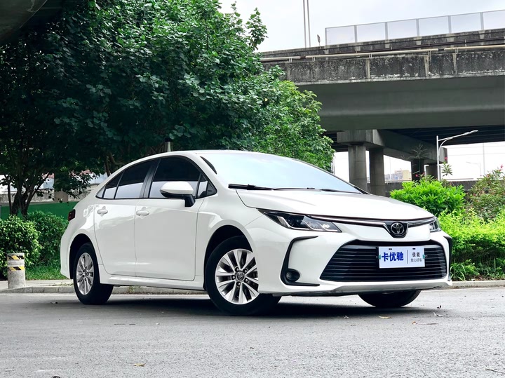 Фото 7 - Toyota Corolla