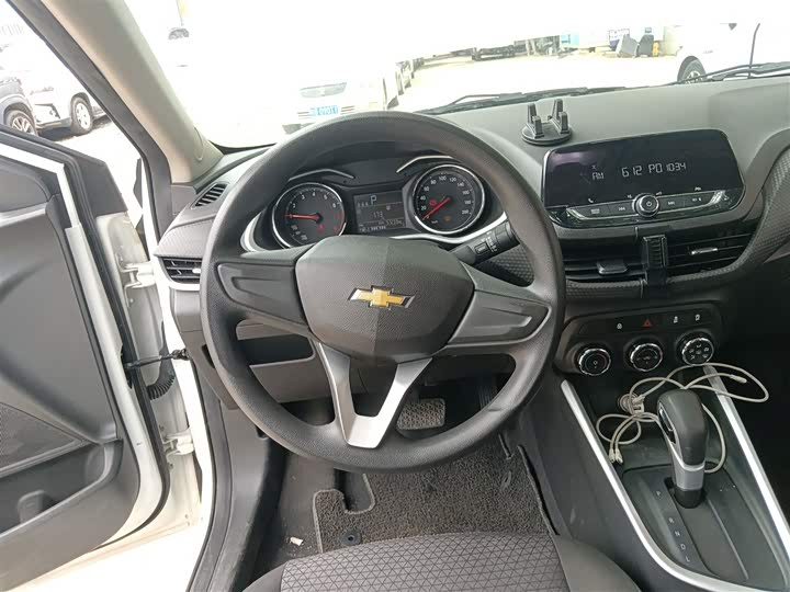 Фото 11 - Chevrolet Onix (Cavalier)