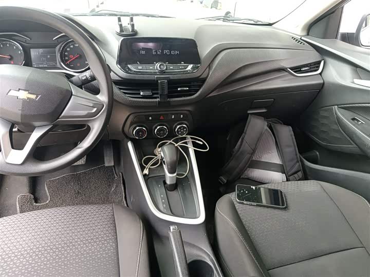 Фото 13 - Chevrolet Onix (Cavalier)