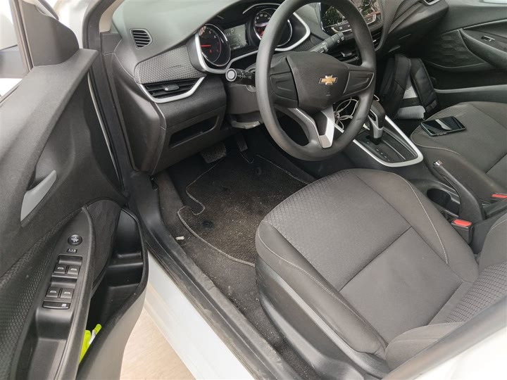 Фото 16 - Chevrolet Onix (Cavalier)